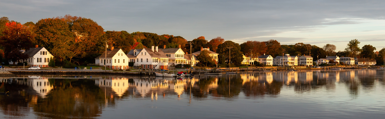 panoramic-view-residential-homes-by-mystic-river