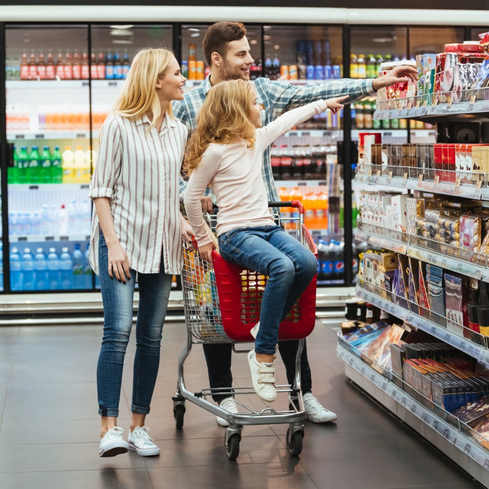 family earning rewards on groceries with a credit card from Finex Credit Union